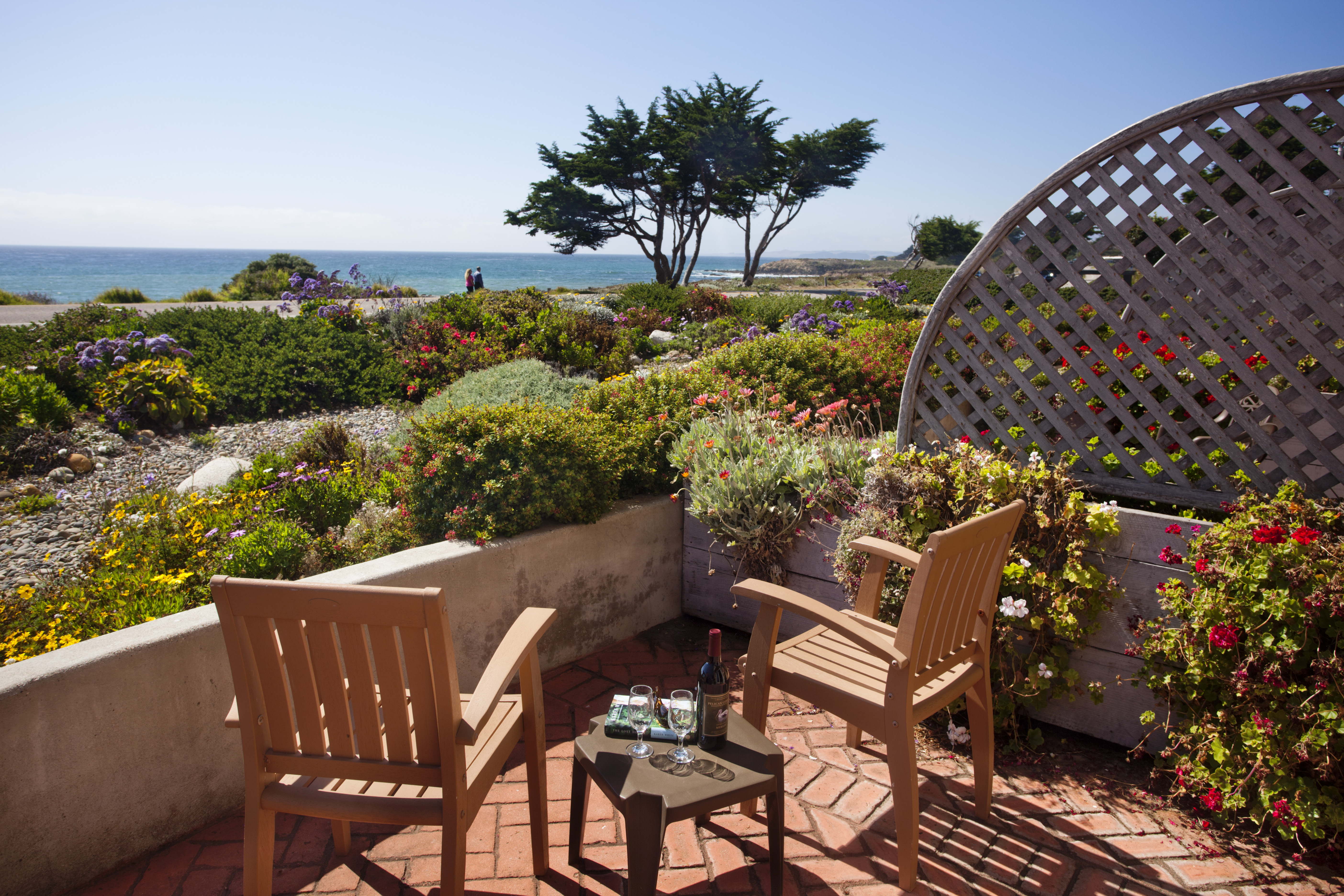 Pelican Inn & Suites — photo